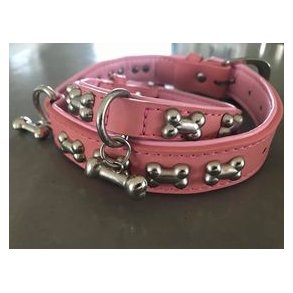 Artleather halsb�nd med bones.