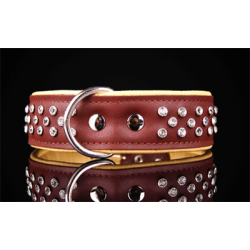 H�ndlavet halsb�nd med runde sten